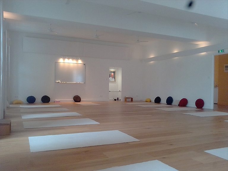 Spacieux centre de yoga à Narbonne - Guillaume ALEXANDRE et Martyn Neal